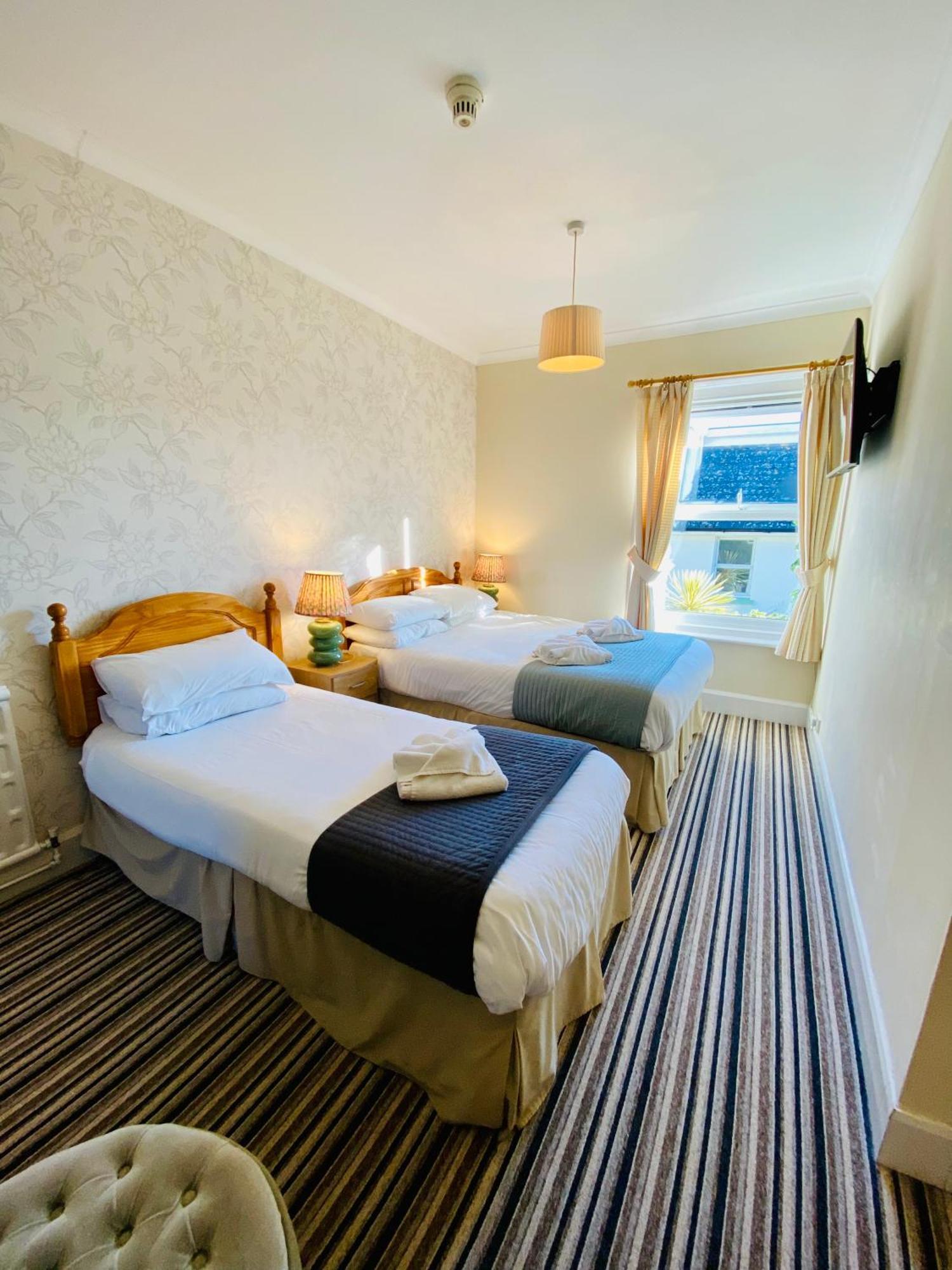 Carlton Hotel