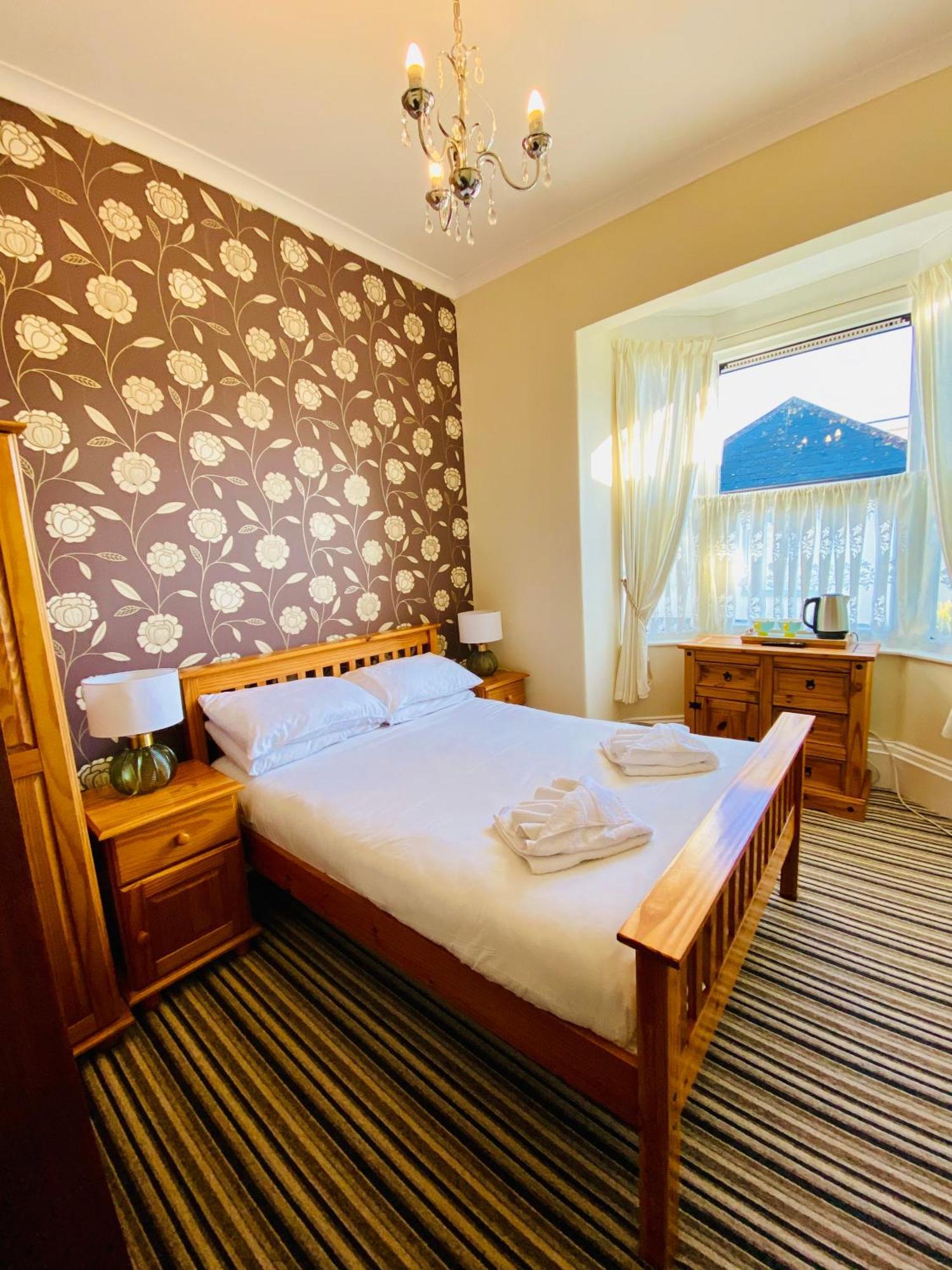 Carlton Hotel