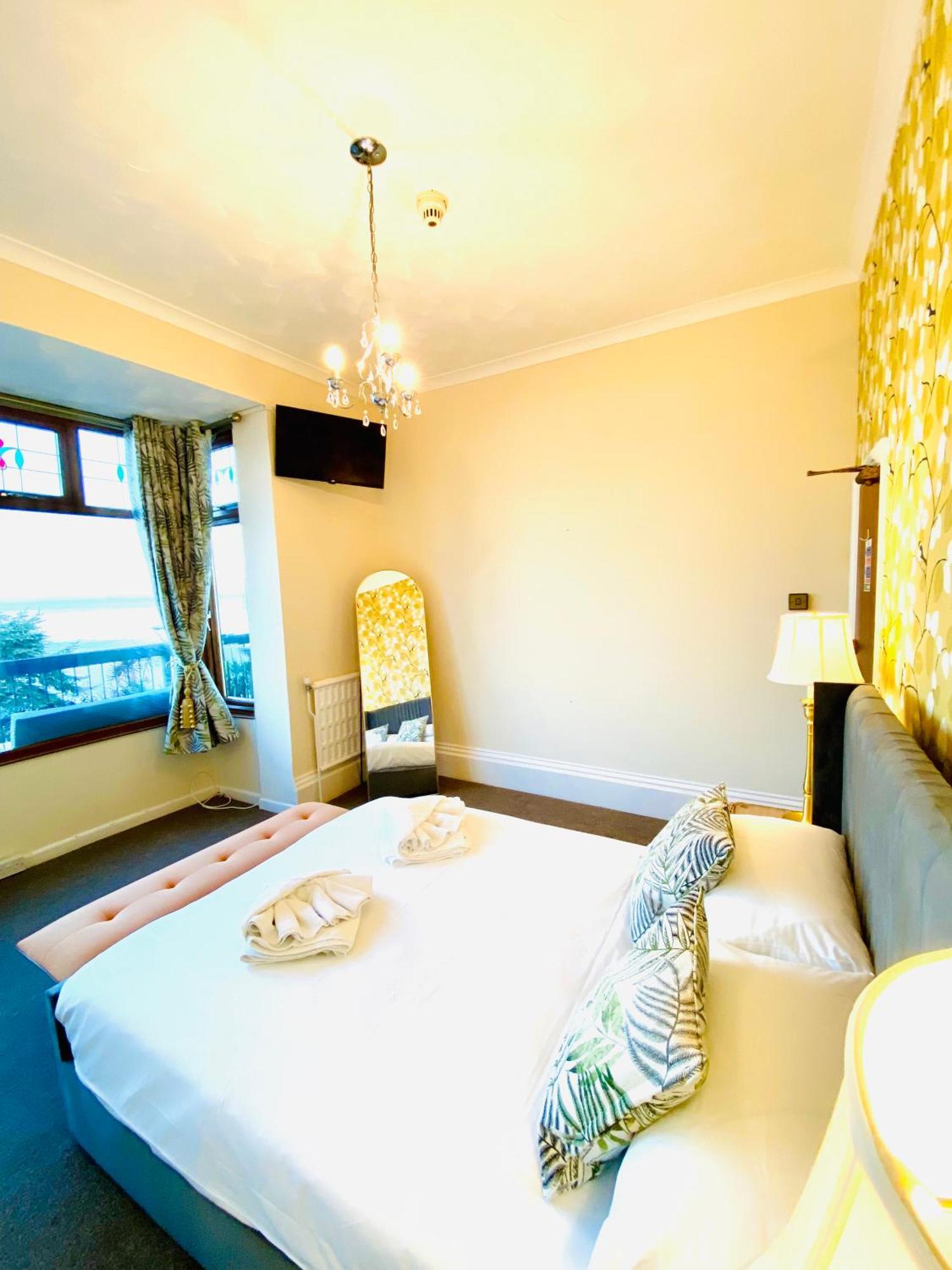 Hotel Carlton *