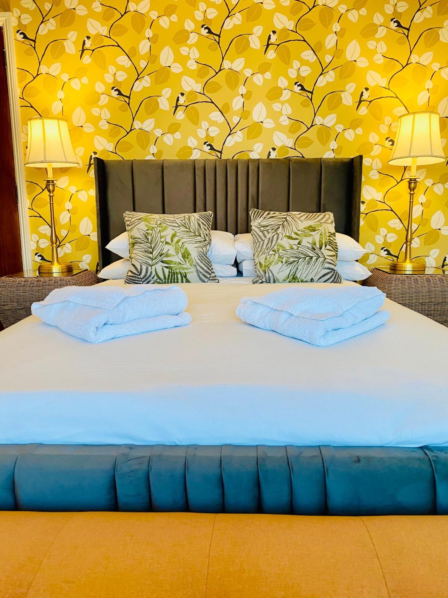 Carlton Hotel