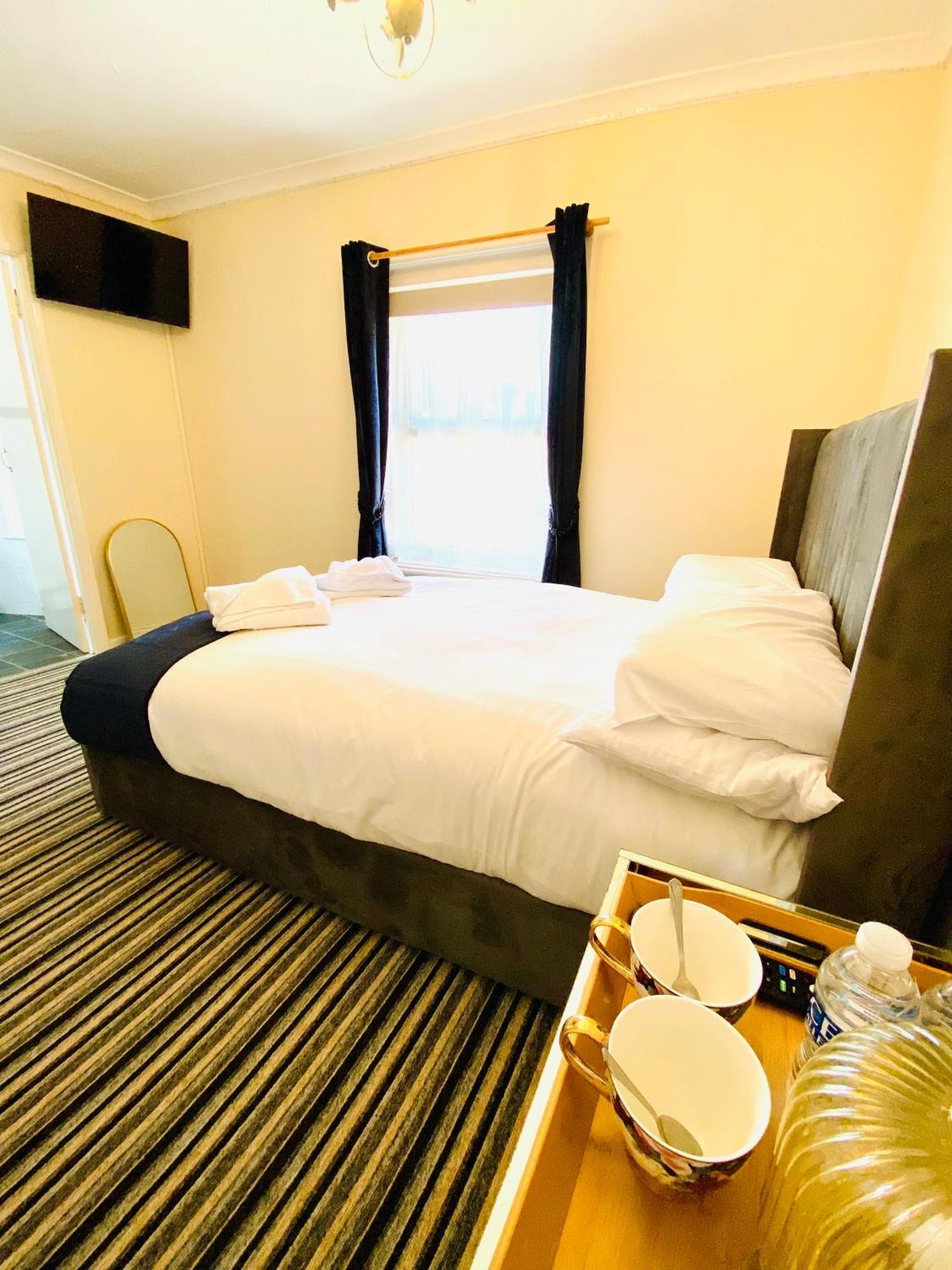 Hotel Carlton *