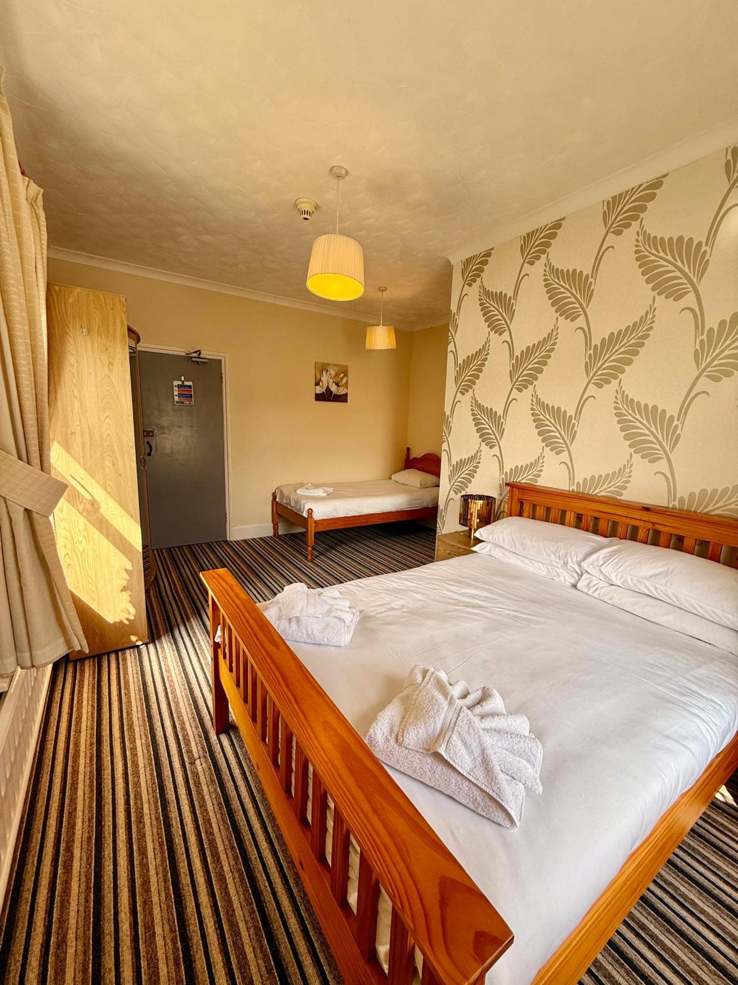 Carlton Hotel